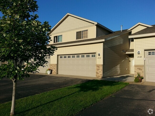 Building Photo - 1036 Manor Ct