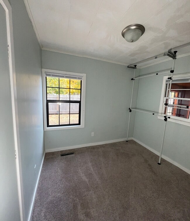 Building Photo - 1411 Portland Ave