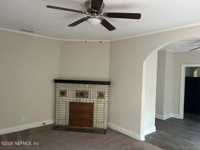 Building Photo - 678 Ivy St