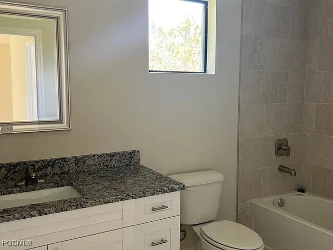 Building Photo - 2508 20th St W