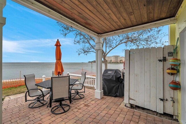Building Photo - 5258 Beach Dr SE