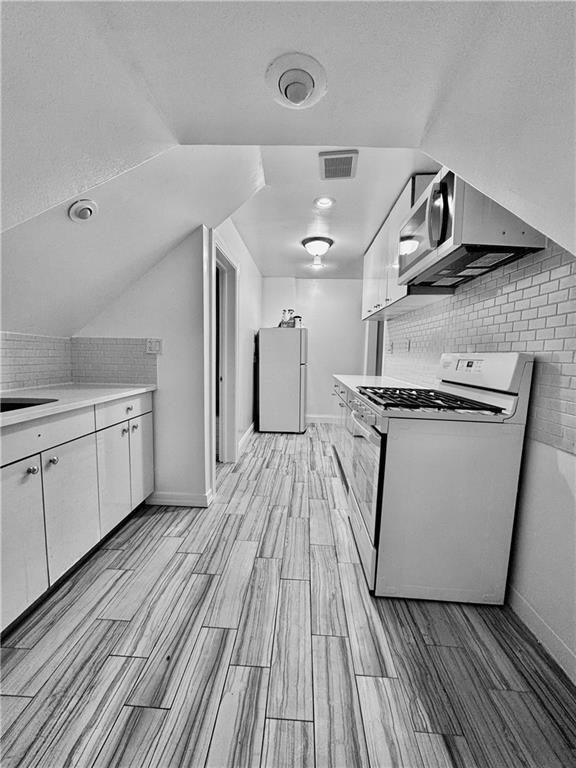 Building Photo - 35 Norwood Ave