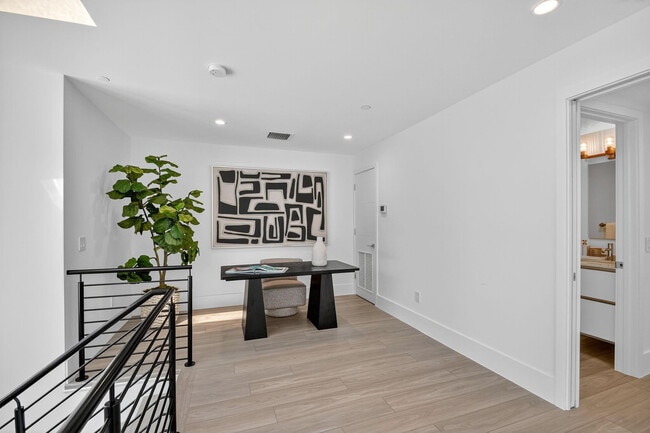 Building Photo - 204 Osceola Park Ln