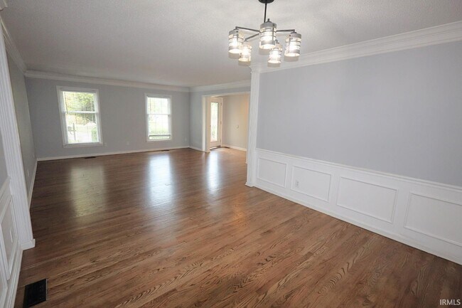 Building Photo - 8231 Lake Terrace Dr