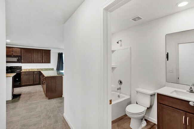 Building Photo - Beautiful 3 bedroom/ 2 bathroom home in Yu...