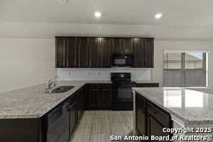 Building Photo - 161 Sambar Main