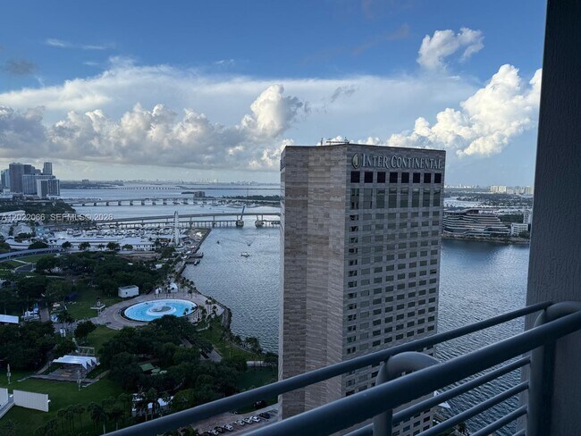Building Photo - 325 S Biscayne Blvd
