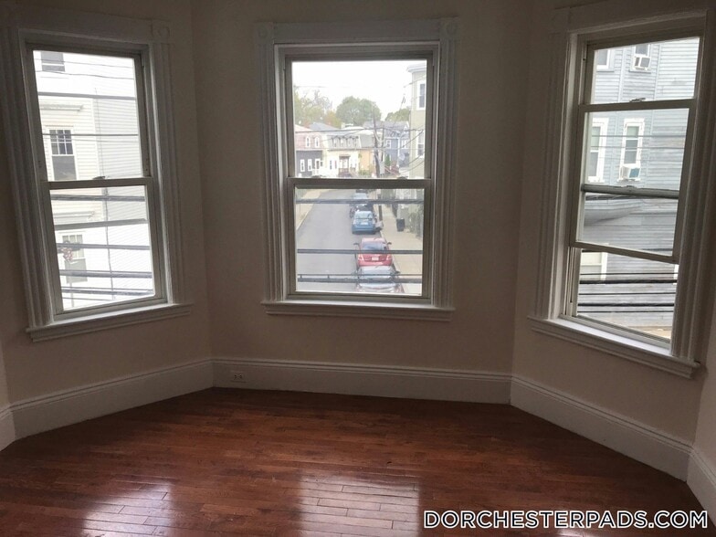 Building Photo - 45 Crescent Ave