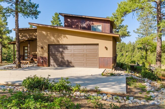 Building Photo - 642 Twincreek Cir
