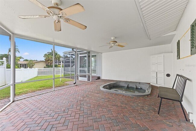 Building Photo - 4000 14th Way NE