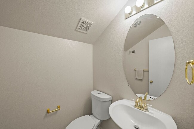 Building Photo - 3916 Promenade Way