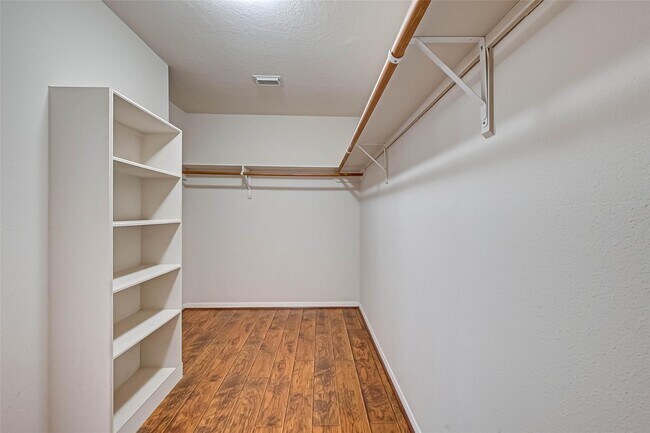 Building Photo - 3630 Winstrome Ct