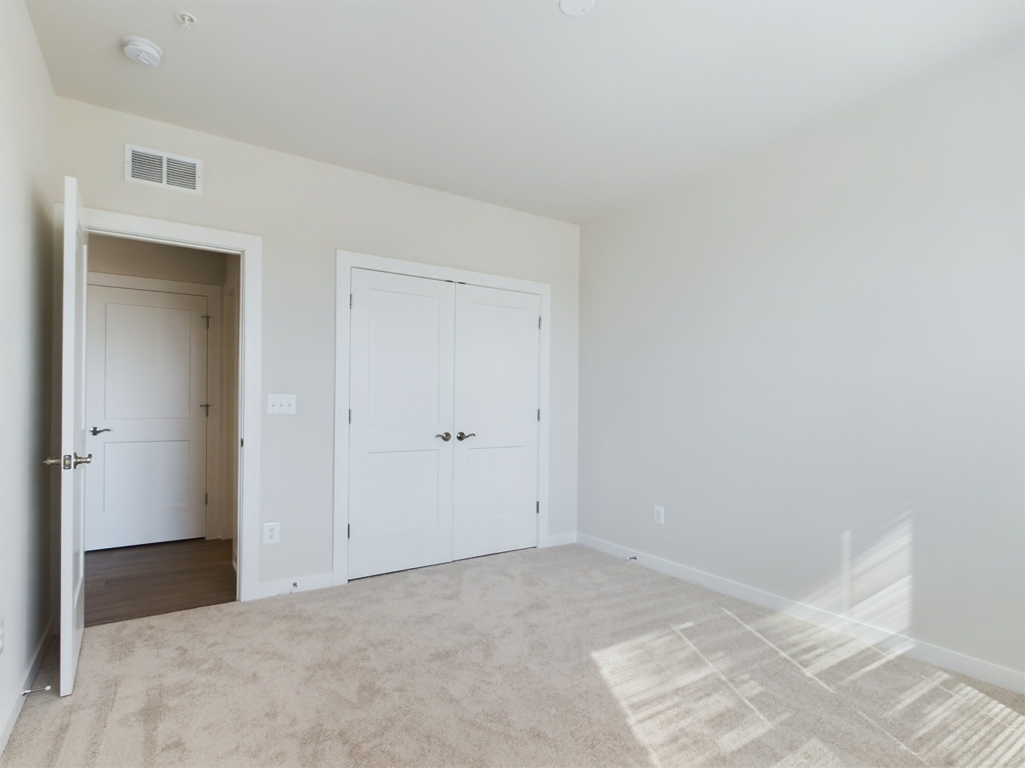Building Photo - 43801 Middleway Ter