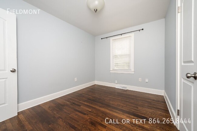 Building Photo - Charming 3-Bedroom Rental in Nicholtown Ne...