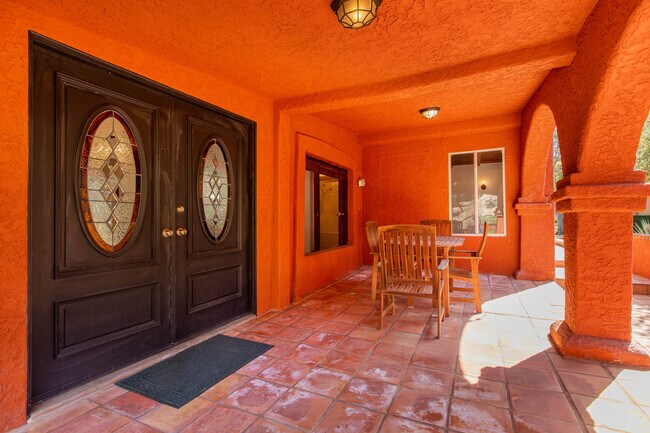 Building Photo - 7846 Lilac Ln