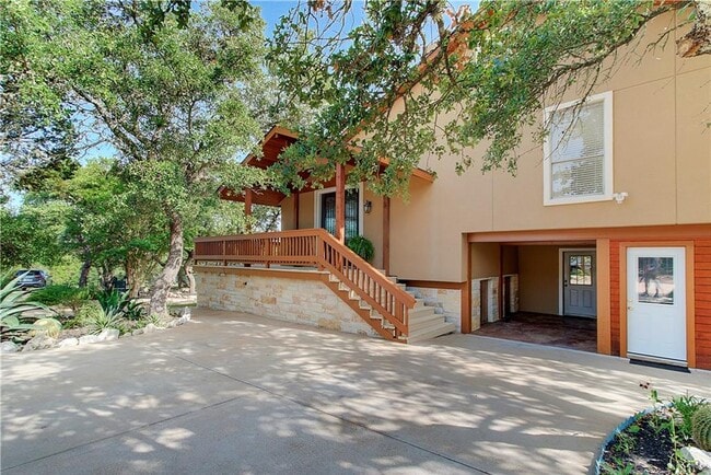 Building Photo - 9305 Granada Hills Dr