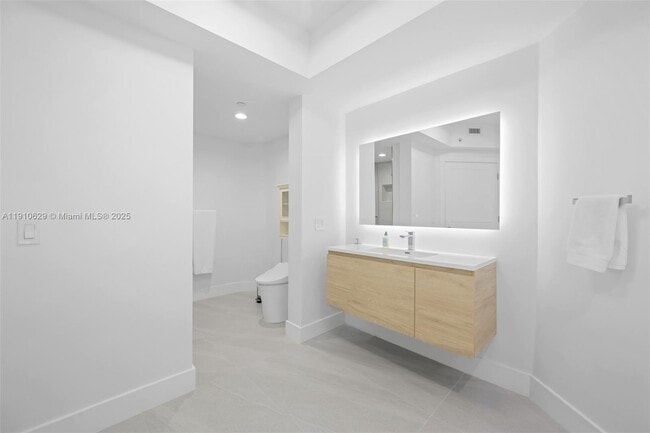 Building Photo - 4779 Collins Ave