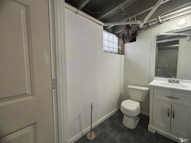 Building Photo - 1273 Lindbergh St