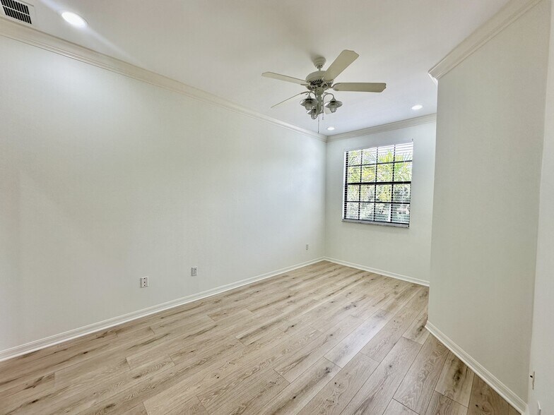 Building Photo - 15031 Summit Pl Cir