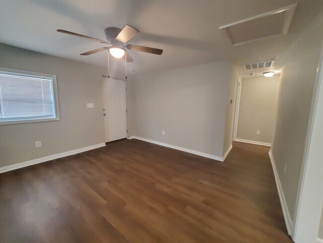 Building Photo - 2618 Graham Rd