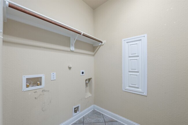 Building Photo - 1908 Rushing Meadow Ln