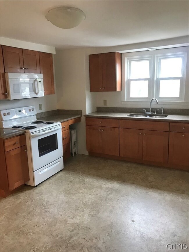 Building Photo - 44 Westmoreland St