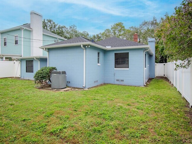 Building Photo - 2607 W Jetton Ave