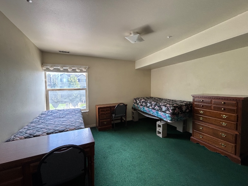 Building Photo - 284 E 600 N