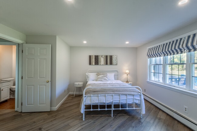 Building Photo - 613 MA-6A