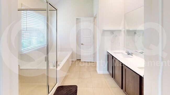 Building Photo - 402 Cliffmere Dr