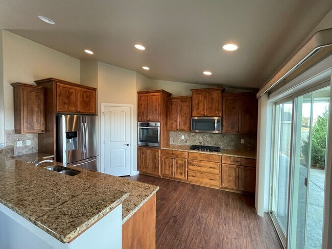 Building Photo - Beautiful 2 bed, 2 bath home with office/3rd bedroom in Eagle just off State and Linder in the Pr...