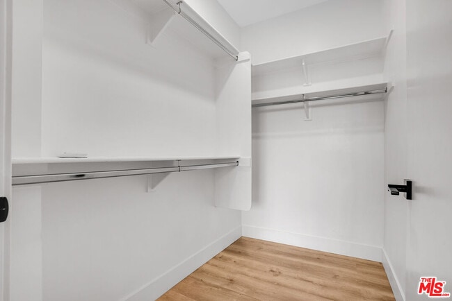 Building Photo - 5657 Virginia Ave