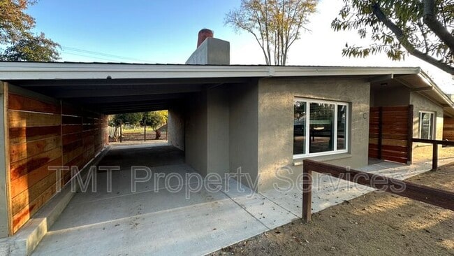 Building Photo - 17259 Walnut Ave