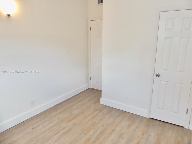 Building Photo - 3427 NW 5th St
