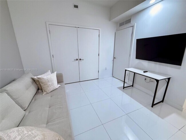 Building Photo - 851 NE 1st Ave