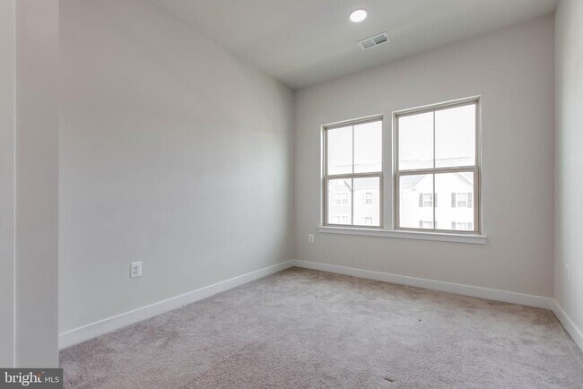 Building Photo - 149 Lyons Crk Dr