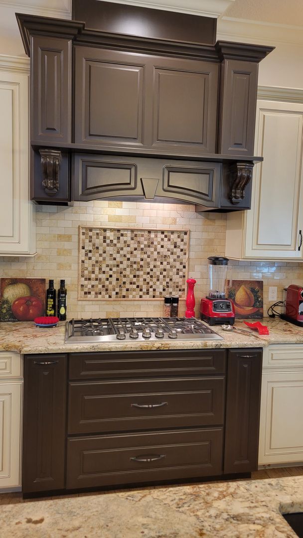 Building Photo - Seasonal stunning 5/5 pool home west of trail near Siesta Key!