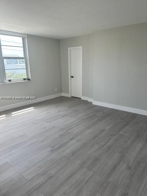 Building Photo - 9500 W Bay Harbor Dr