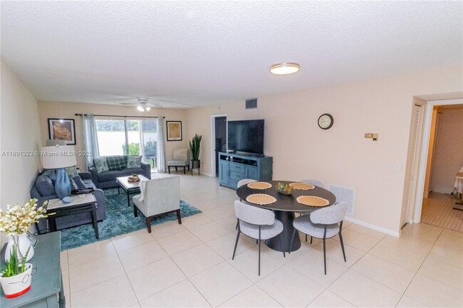 Building Photo - 13100 SW 11th Ct