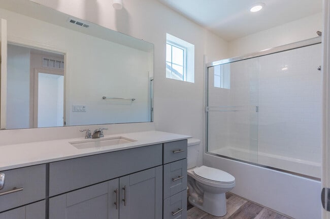 Building Photo - 27638 Sawtooth Ln