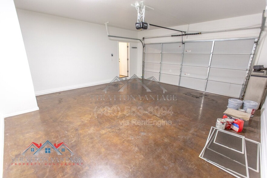 Building Photo - 4352 E Carla Vista Dr