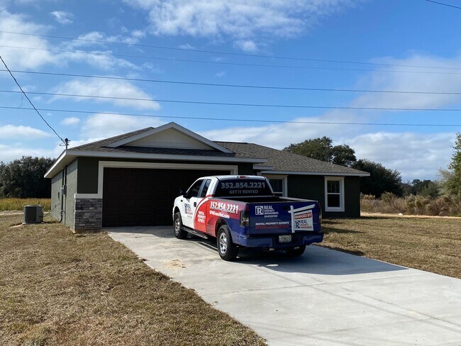 Building Photo - 309 Locust Rd
