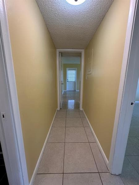 Building Photo - 665 High Point Dr