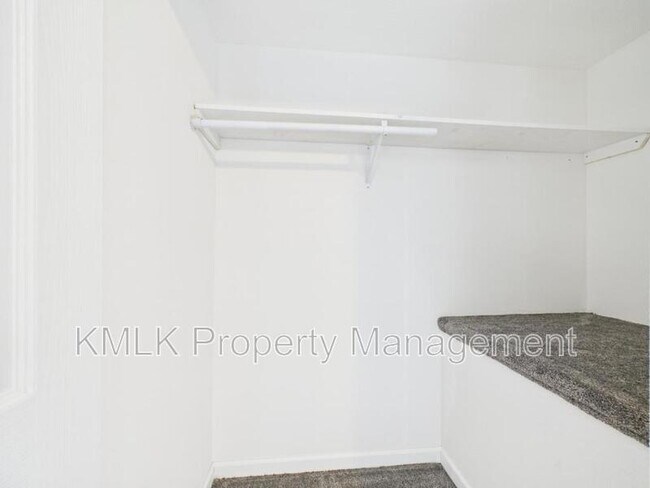 Building Photo - 9042 Maple Grove Rd