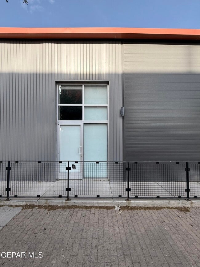 Building Photo - 200 Anthony St