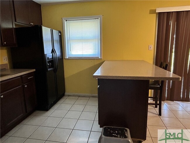 Building Photo - 120 Middleton Dr