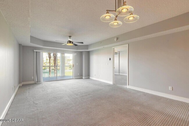 Building Photo - 4650 Links Village Dr