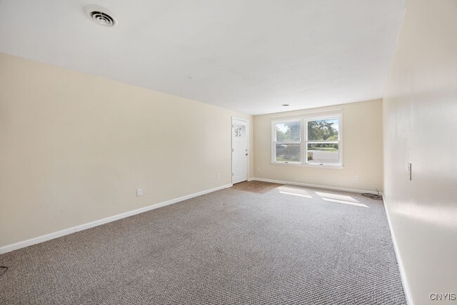 Building Photo - 8839 English Rd