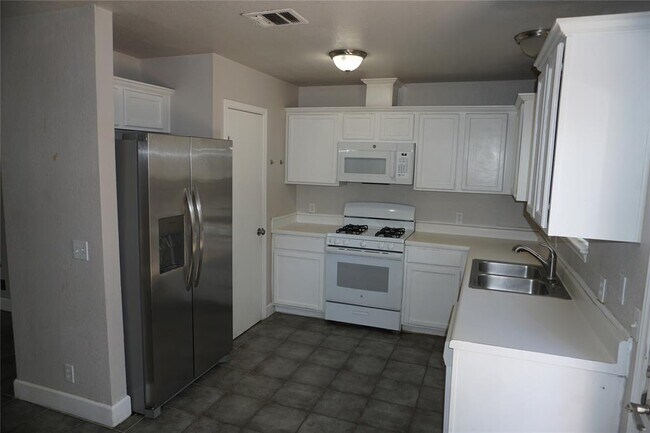 Building Photo - 21218 Derby Day Ave