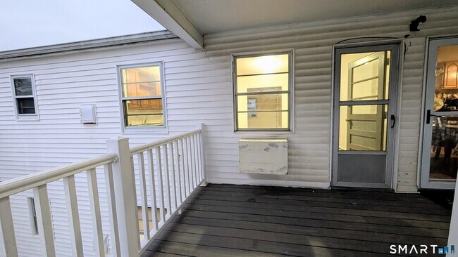 Building Photo - 14 Fairview Dr